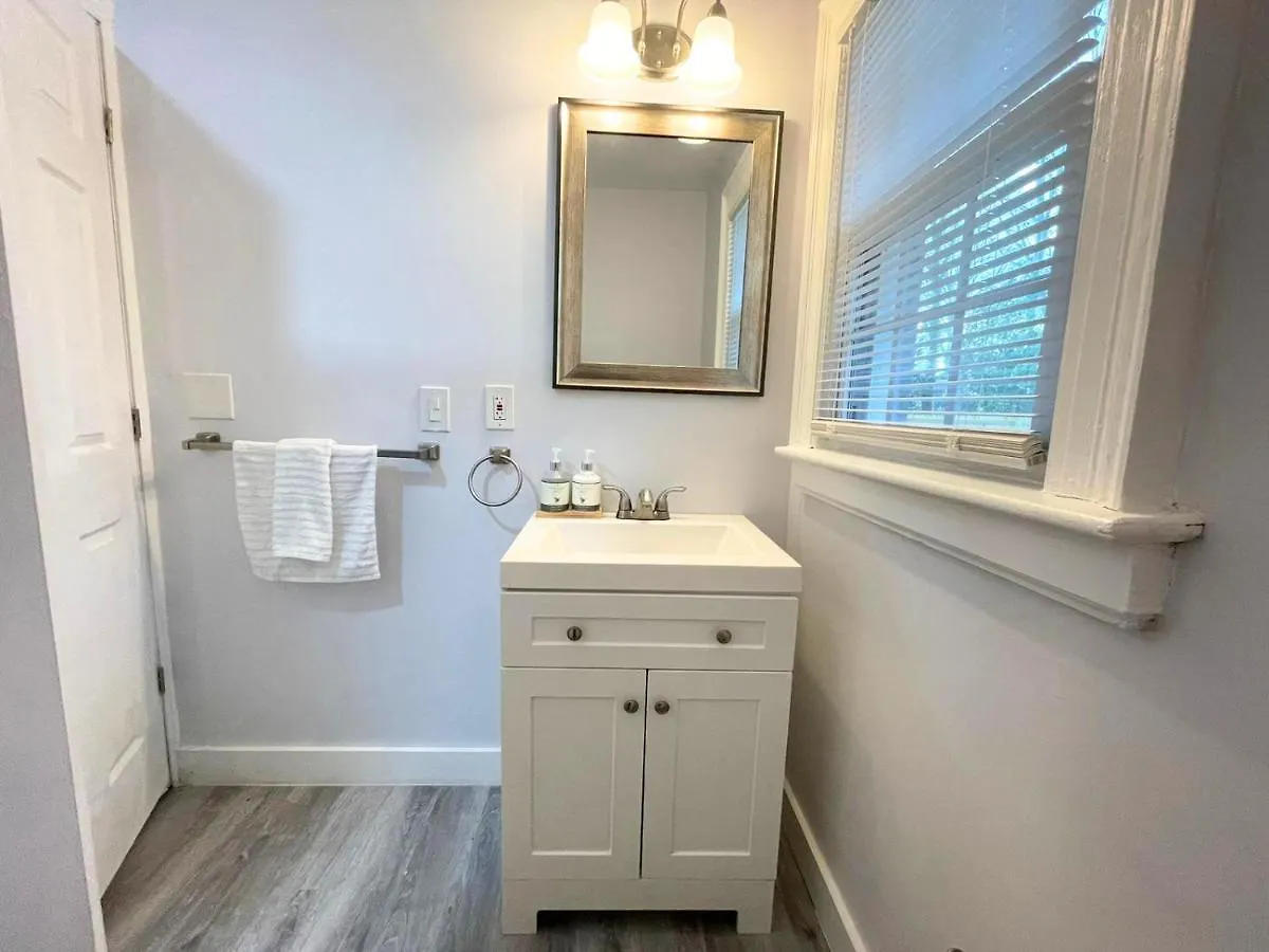 Charming 3 Bdrm In Charlotte - 1 Mile To Uptown Villa 0*,  United States