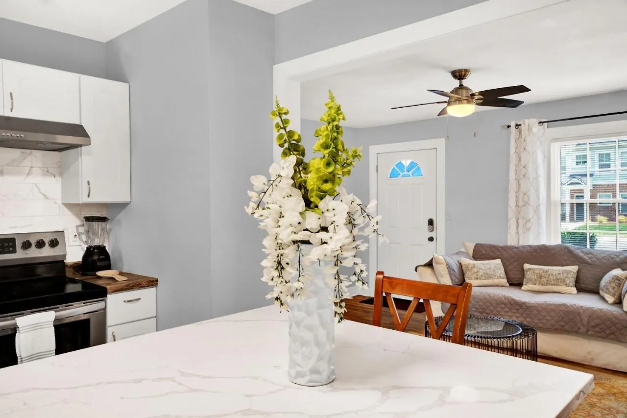 Holiday home Charming 3 Bdrm In Charlotte - 1 Mile To Uptown Villa