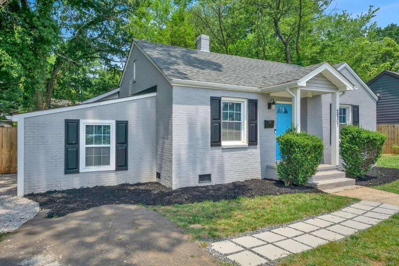 Holiday home Charming 3 Bdrm In Charlotte - 1 Mile To Uptown Villa