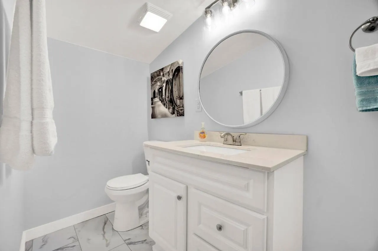 Holiday home Charming 3 Bdrm In Charlotte - 1 Mile To Uptown Villa United States