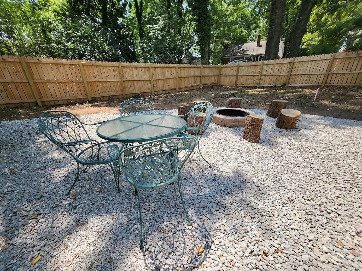 Charming 3 Bdrm In Charlotte - 1 Mile To Uptown Villa